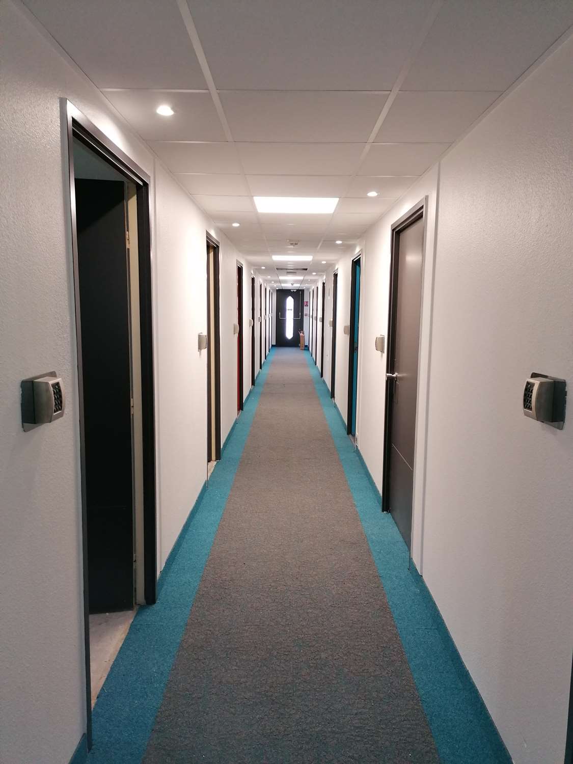 Kyriad Direct Martigues 2