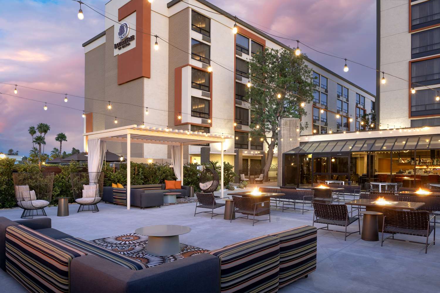 DoubleTree by Hilton San Bernardino 2