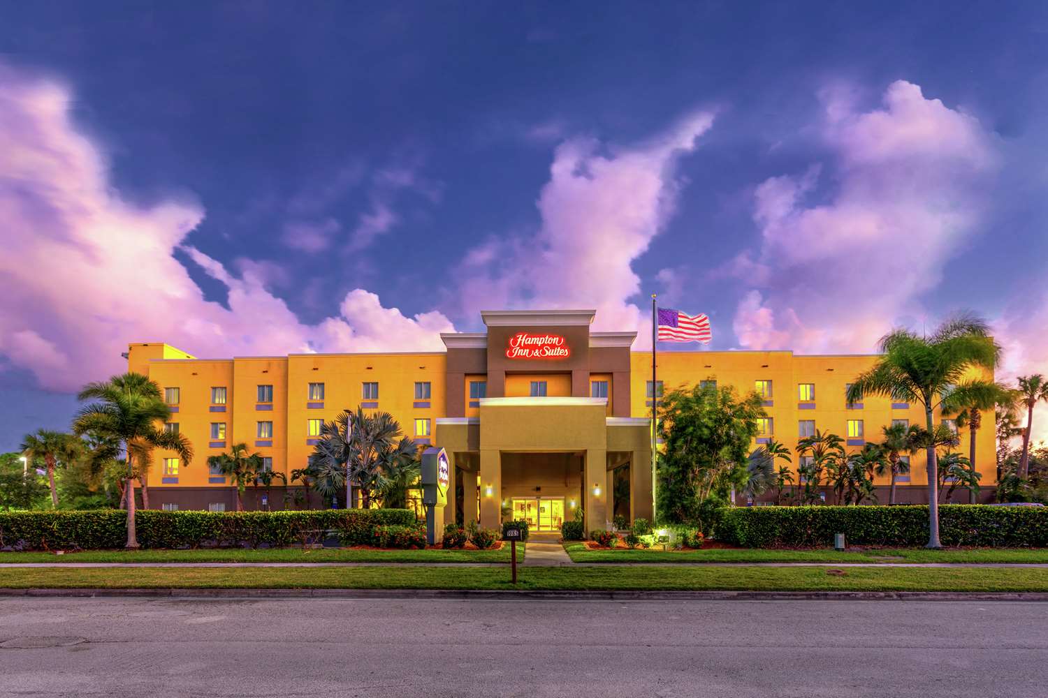 Hampton Inn & Suites Ft. Pierce 1