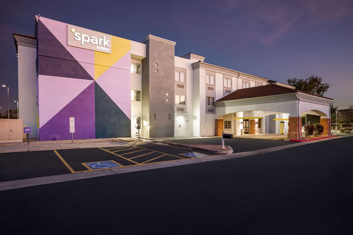 Spark by Hilton Glendale Phoenix North 2