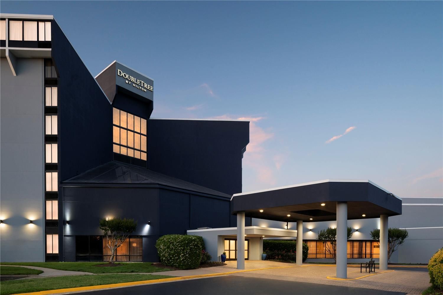 DoubleTree by Hilton Richmond - Midlothian 1