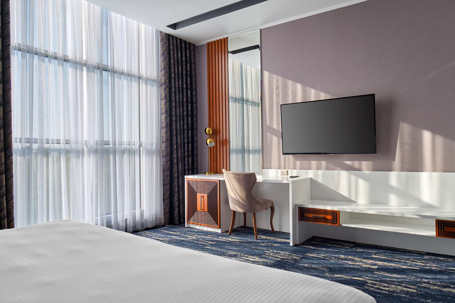 Suite with whirlpool