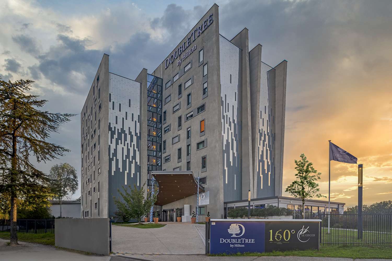 DoubleTree by Hilton Lyon Eurexpo & Spa 1