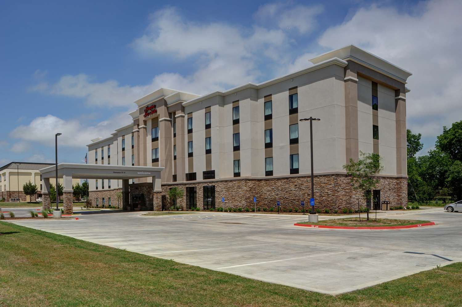 Hampton Inn & Suites Ardmore 2