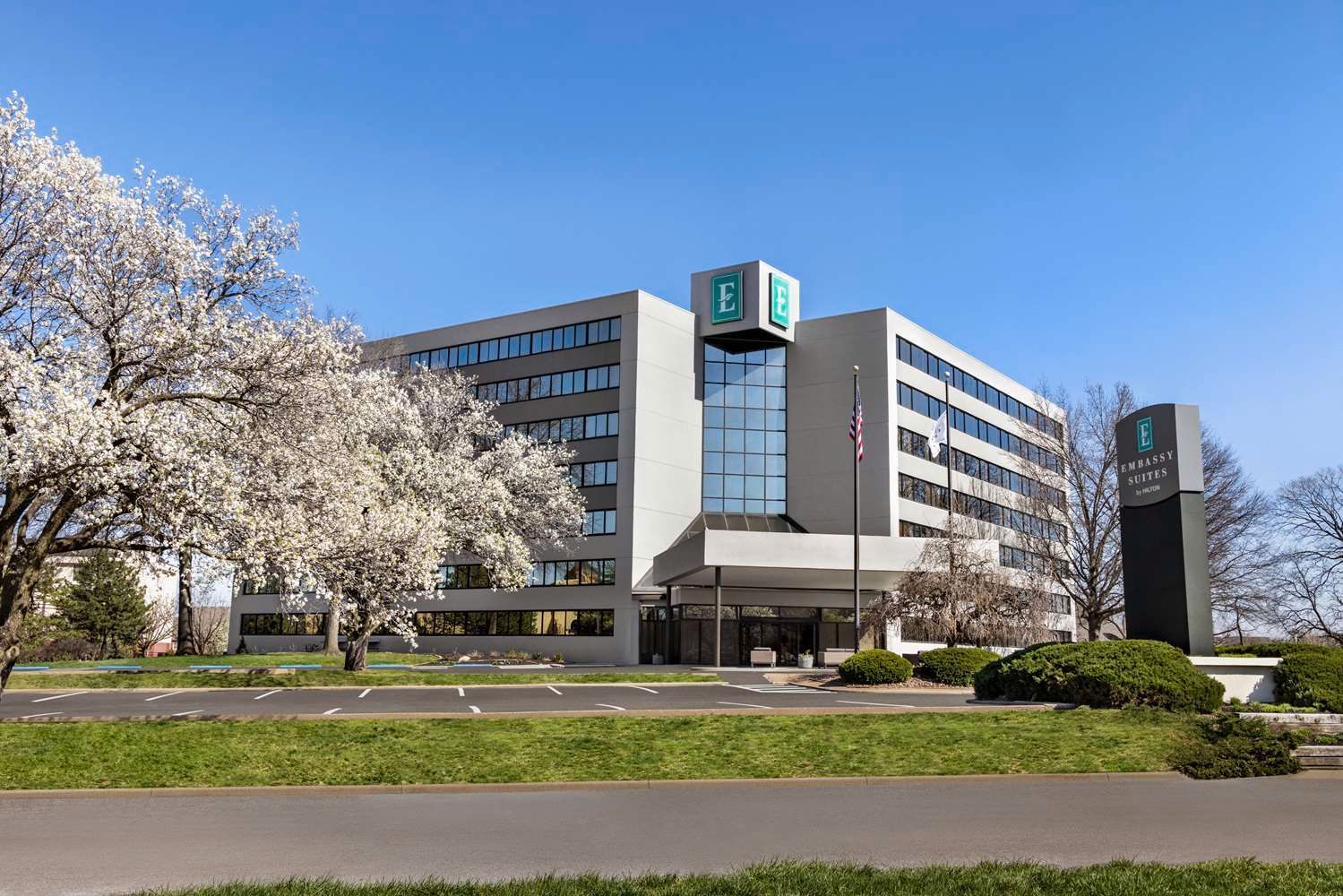 Embassy Suites by Hilton Kansas City Overland Park 1