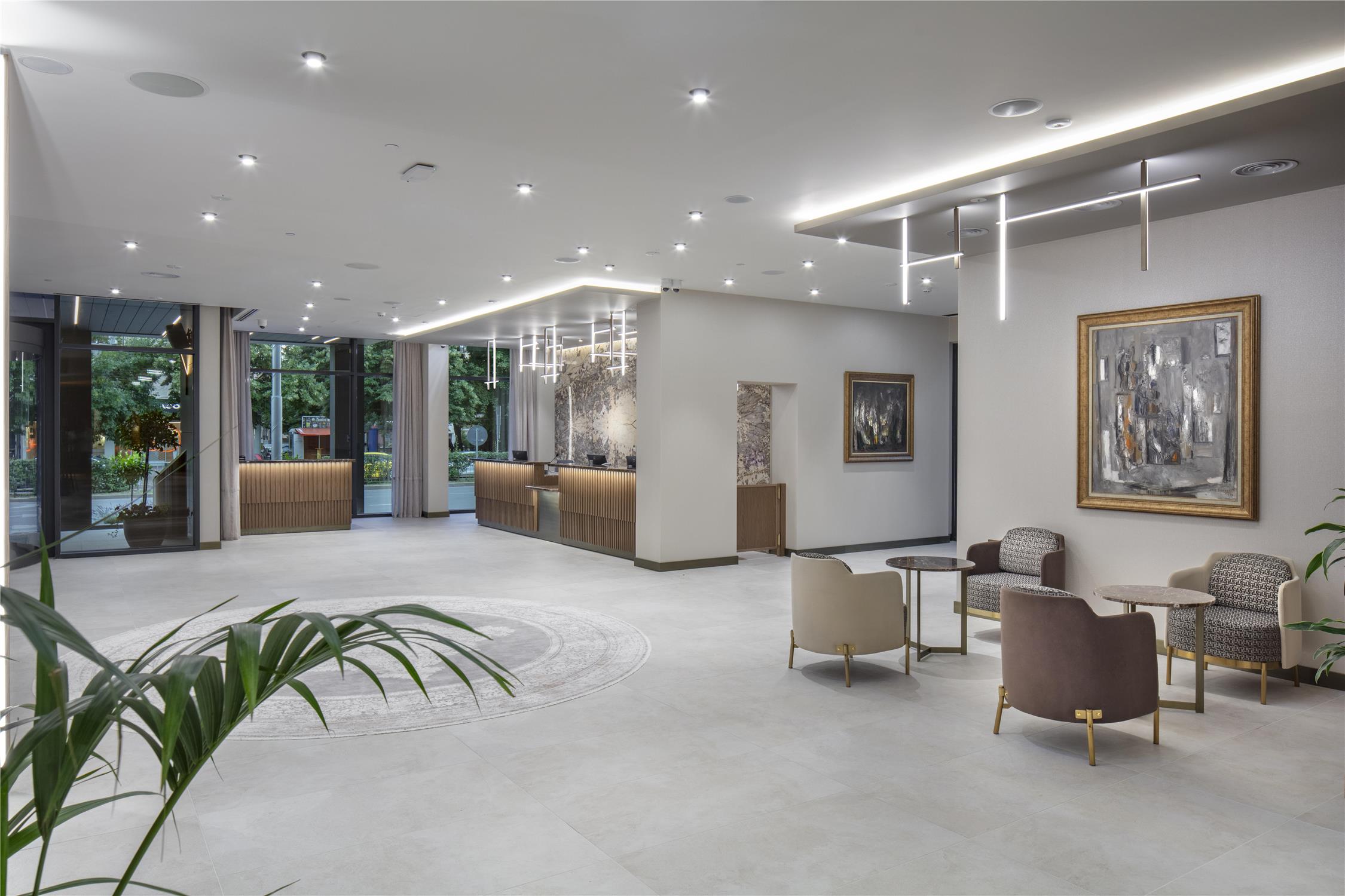 Doubletree By Hilton Plovdiv Center 1
