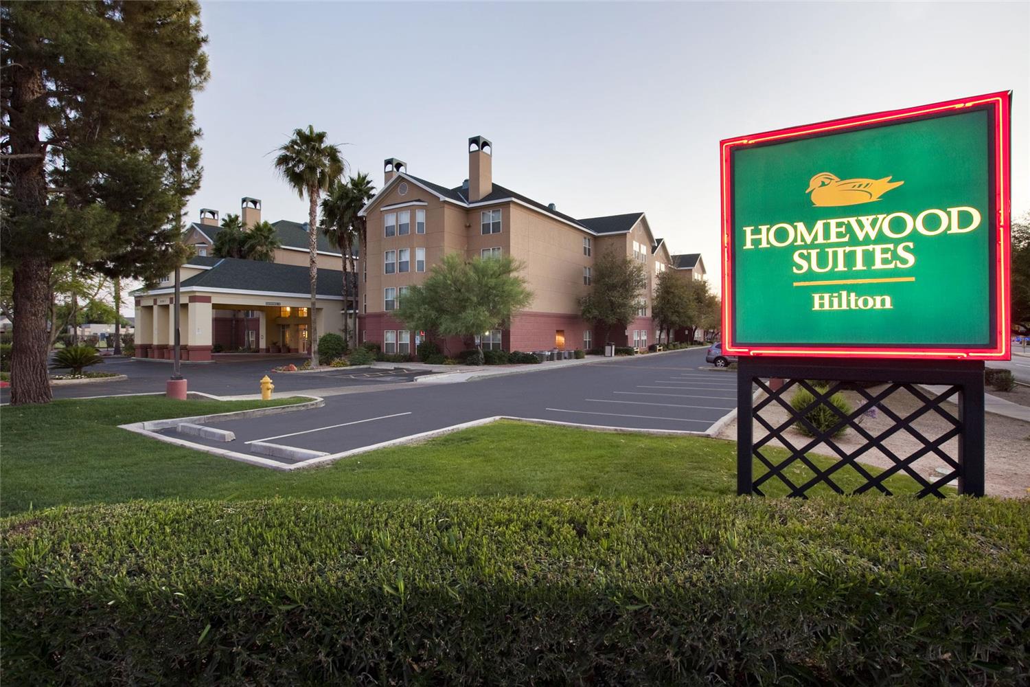 Homewood Suites by Hilton Phoenix-Biltmore 1