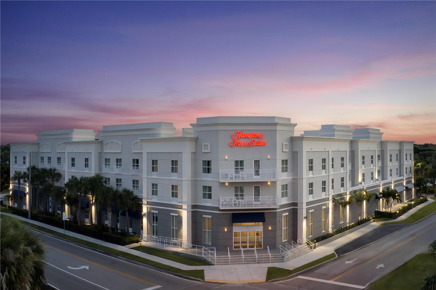 Hampton Inn & Suites Vero Beach Downtown 2