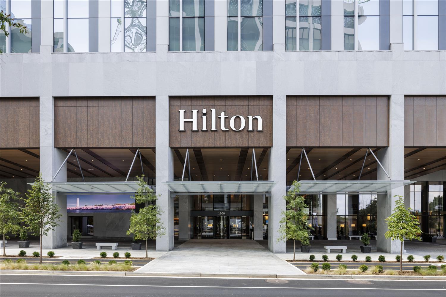 Hilton Arlington Rosslyn The Key 1