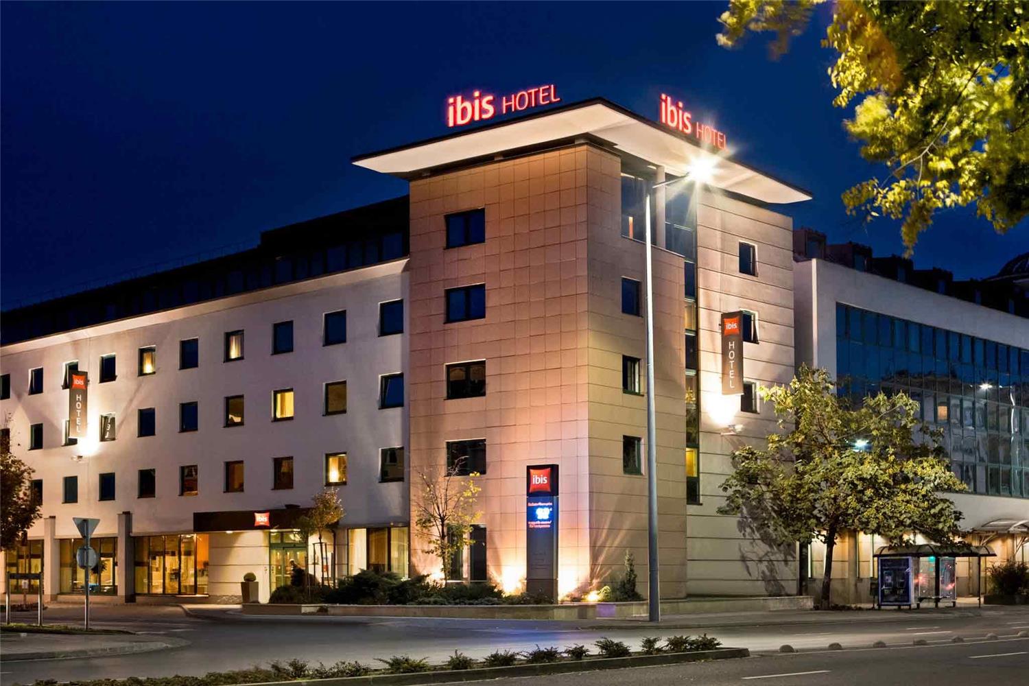 Ibis Győr 1