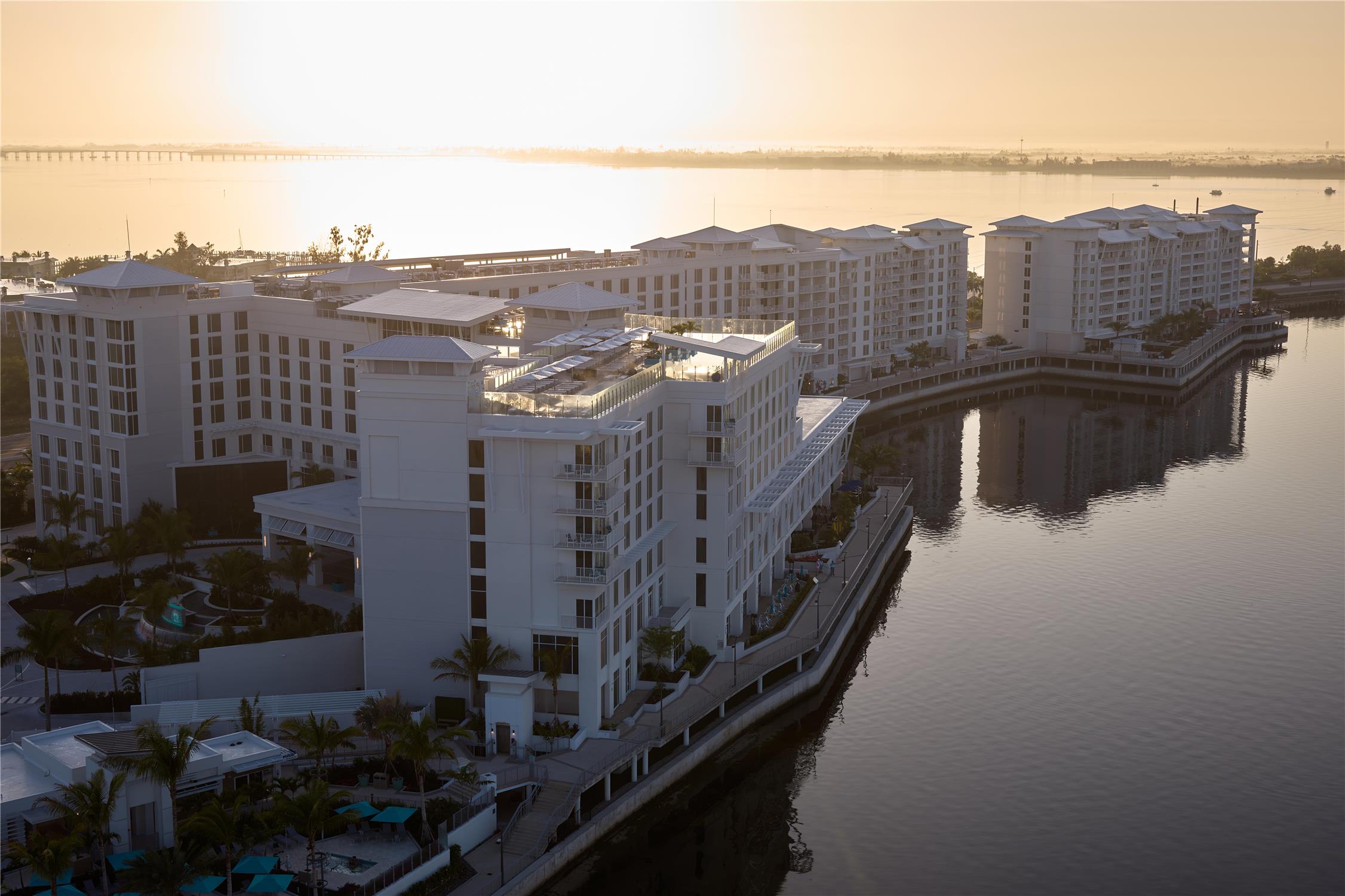 Sunsuites Villas At Sunseeker Resort, Curio By Hilton 2