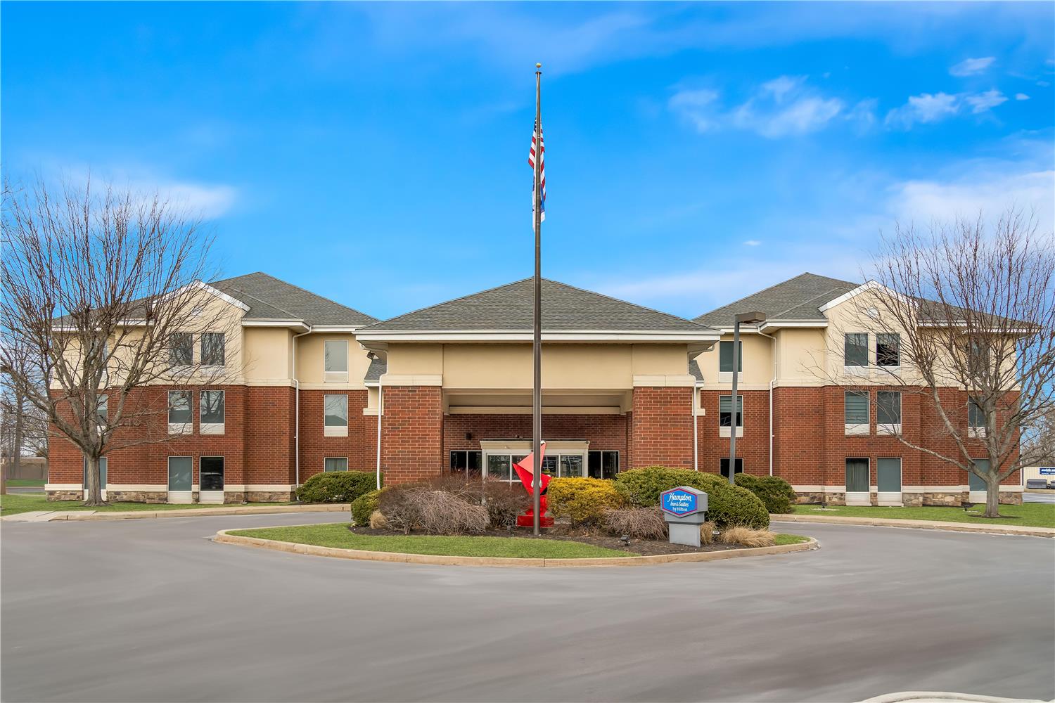 Hampton Inn & Suites Newtown 1