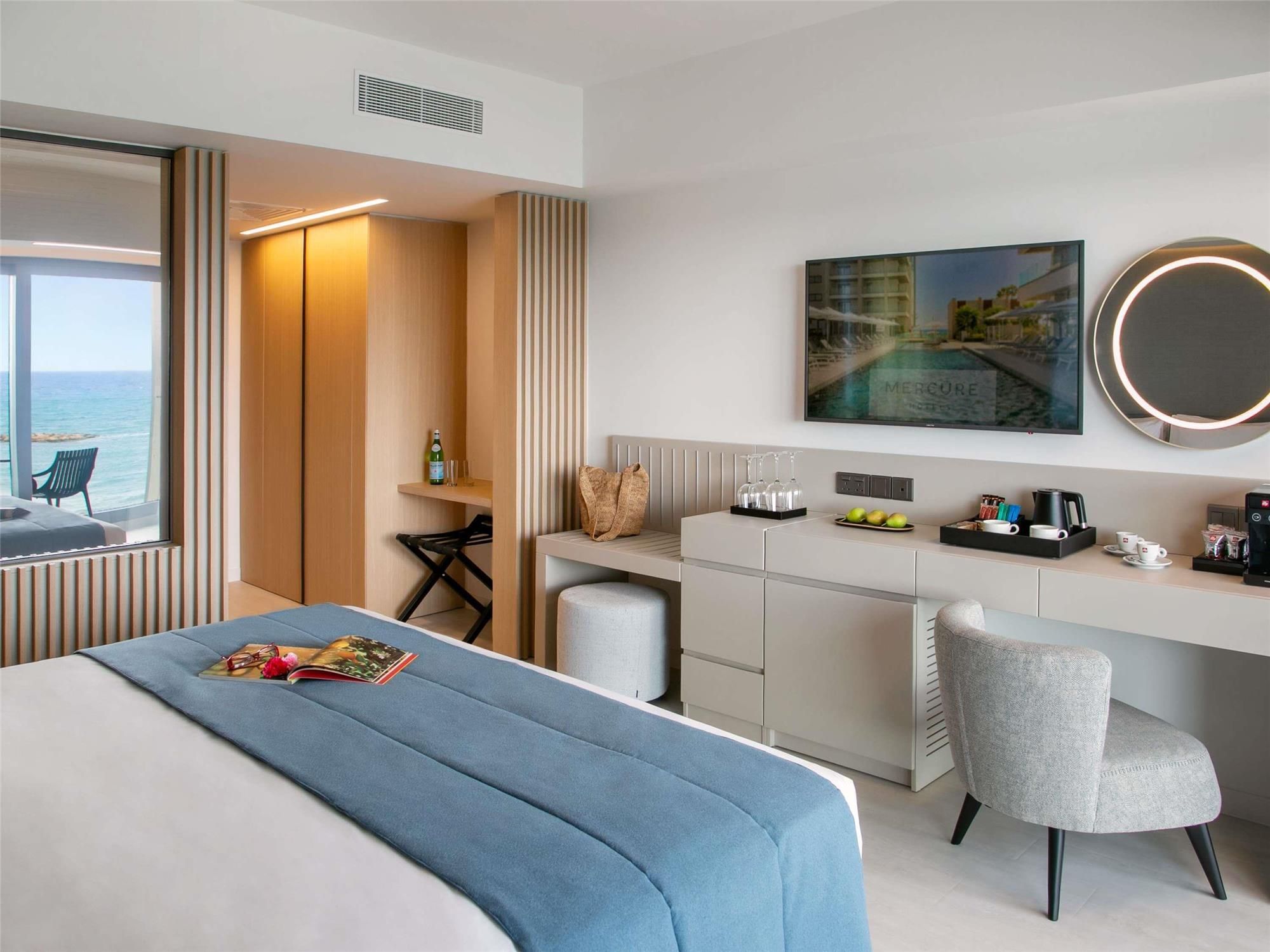 Mercure Larnaca Beach Resort 1