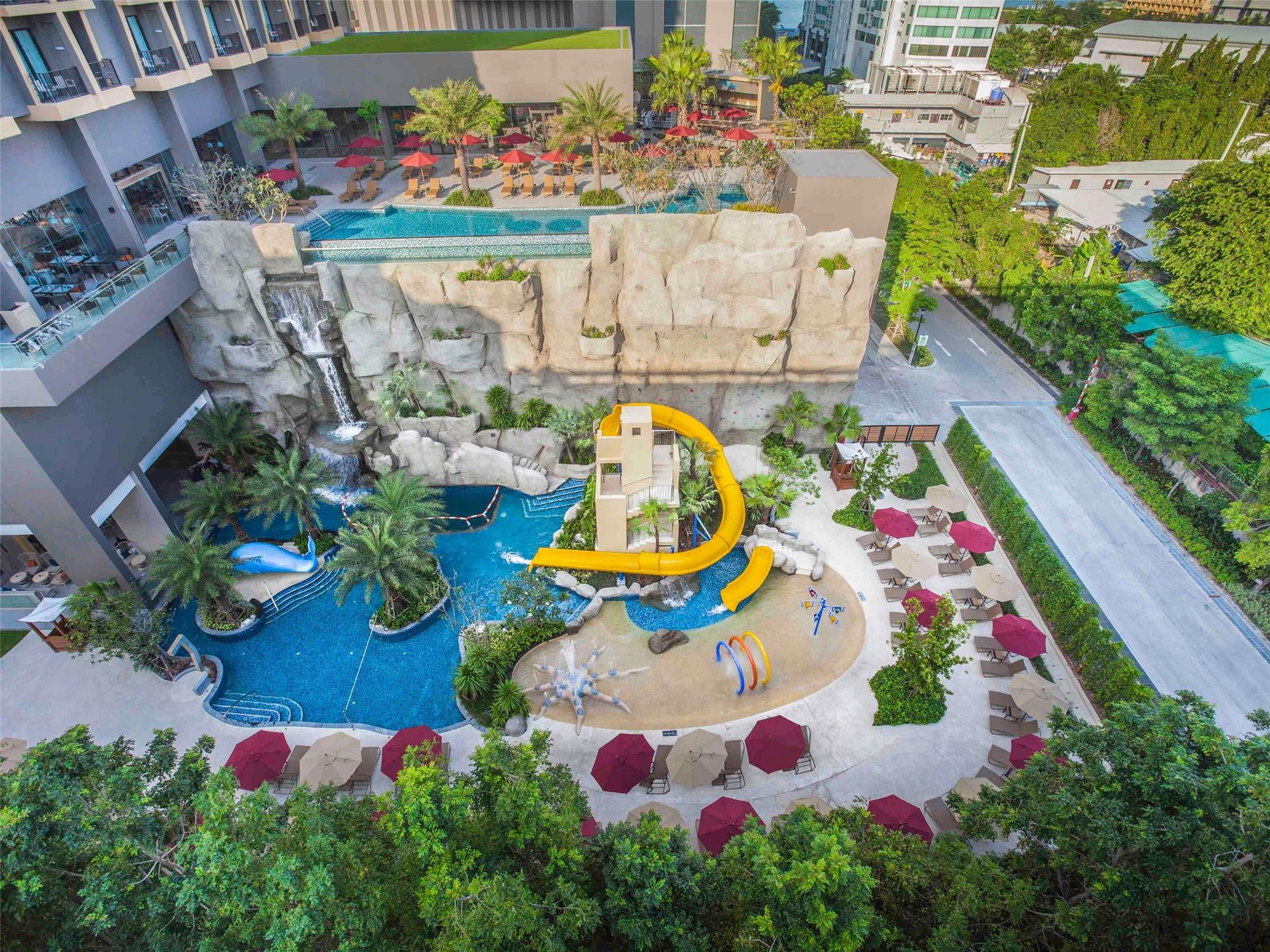Mercure Pattaya Ocean Resort 1