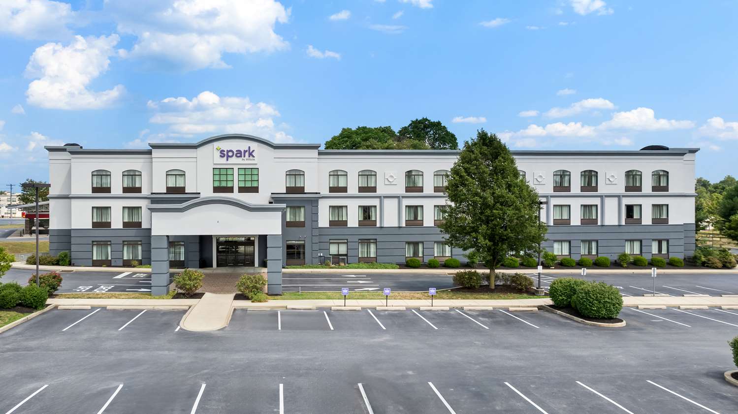 Spark by Hilton Lancaster Dutch Country 1