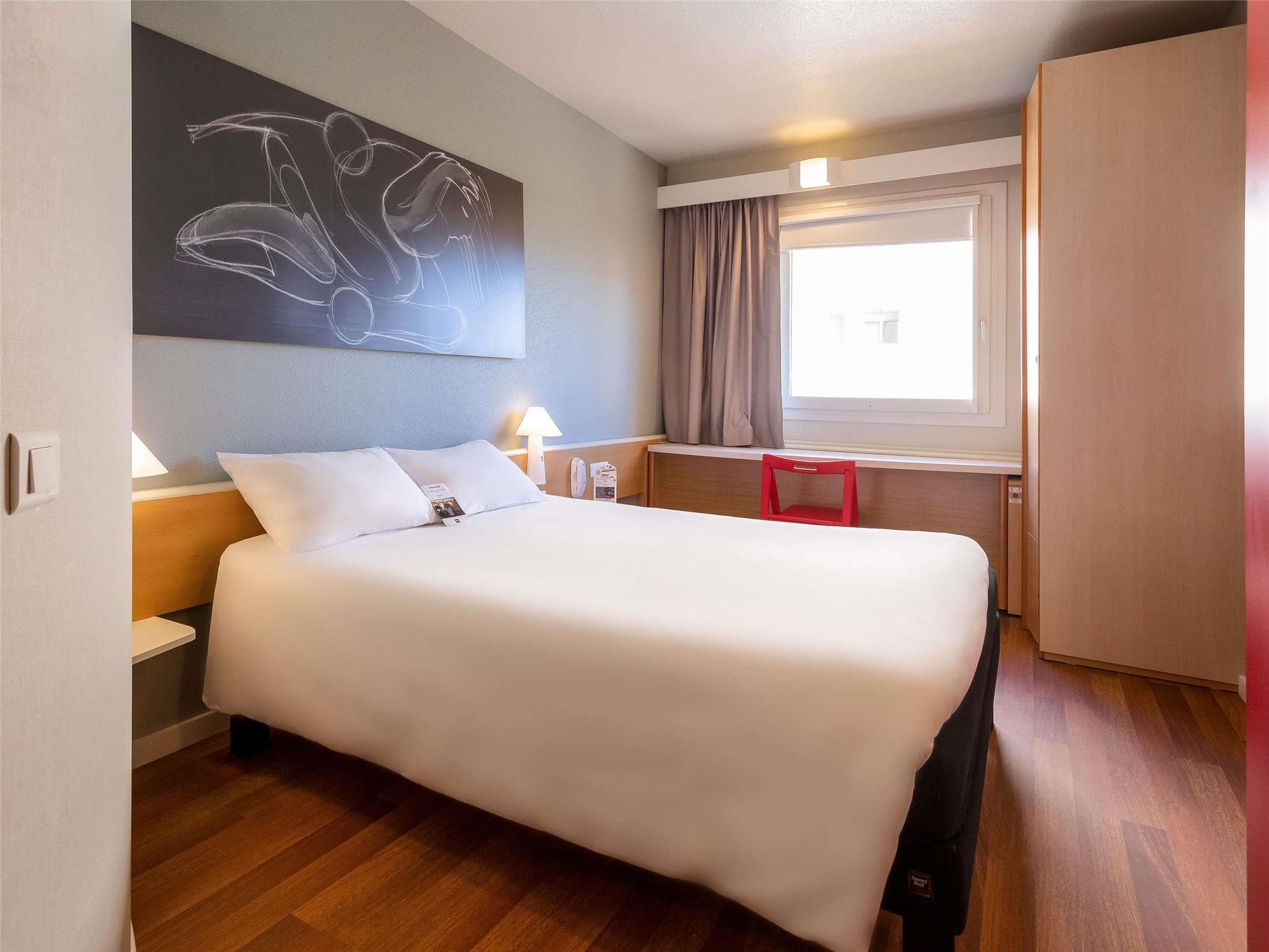 Ibis Elche 2