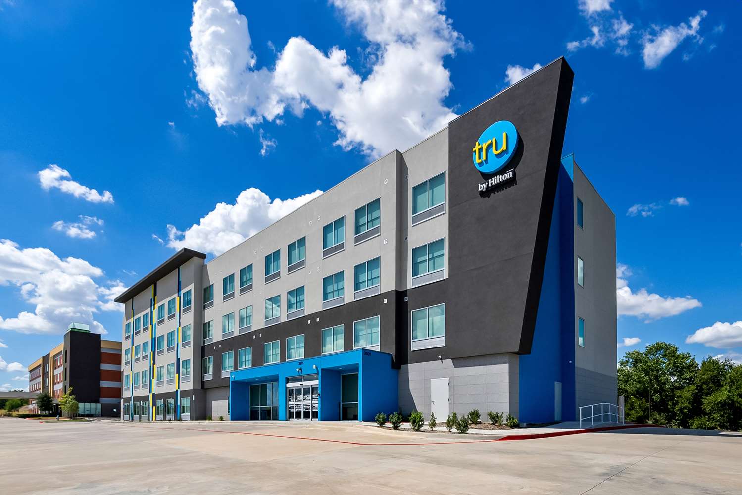 Tru by Hilton Plano Hwy 75 1