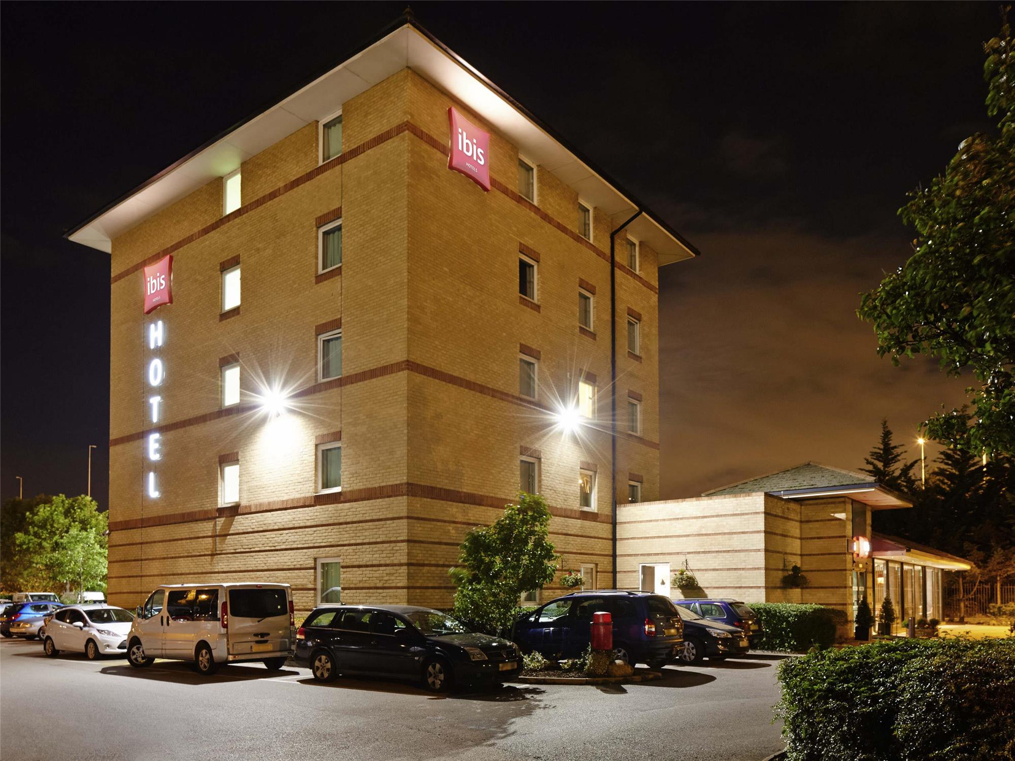 ibis London Thurrock M25 1