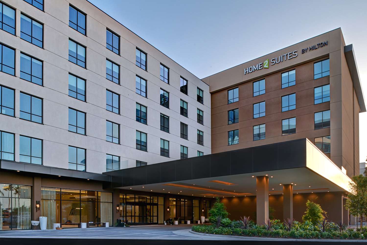 Home2 Suites By Hilton Anaheim Resort 2