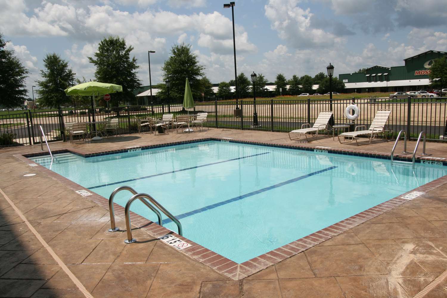 Hampton Inn & Suites West Point 2