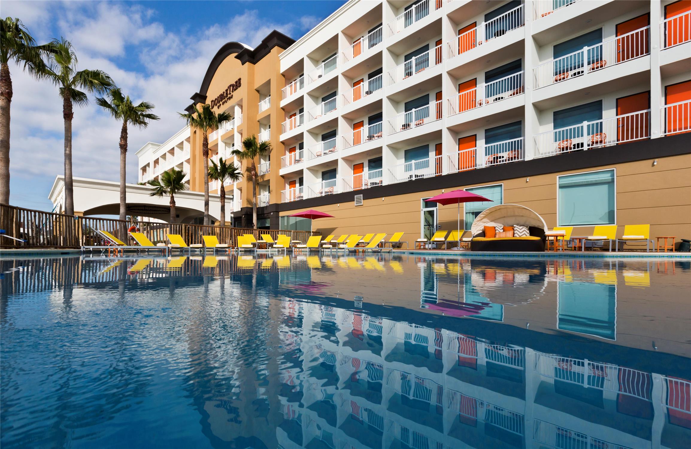DoubleTree by Hilton Galveston Beach 1