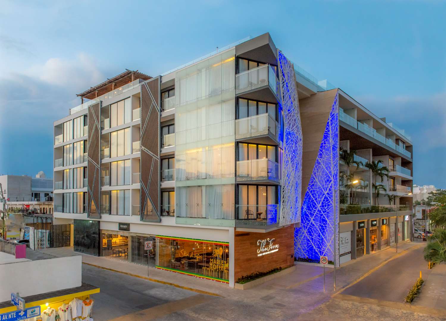 The Fives Downtown Hotel & Residences, Curio Collection by Hilton 1