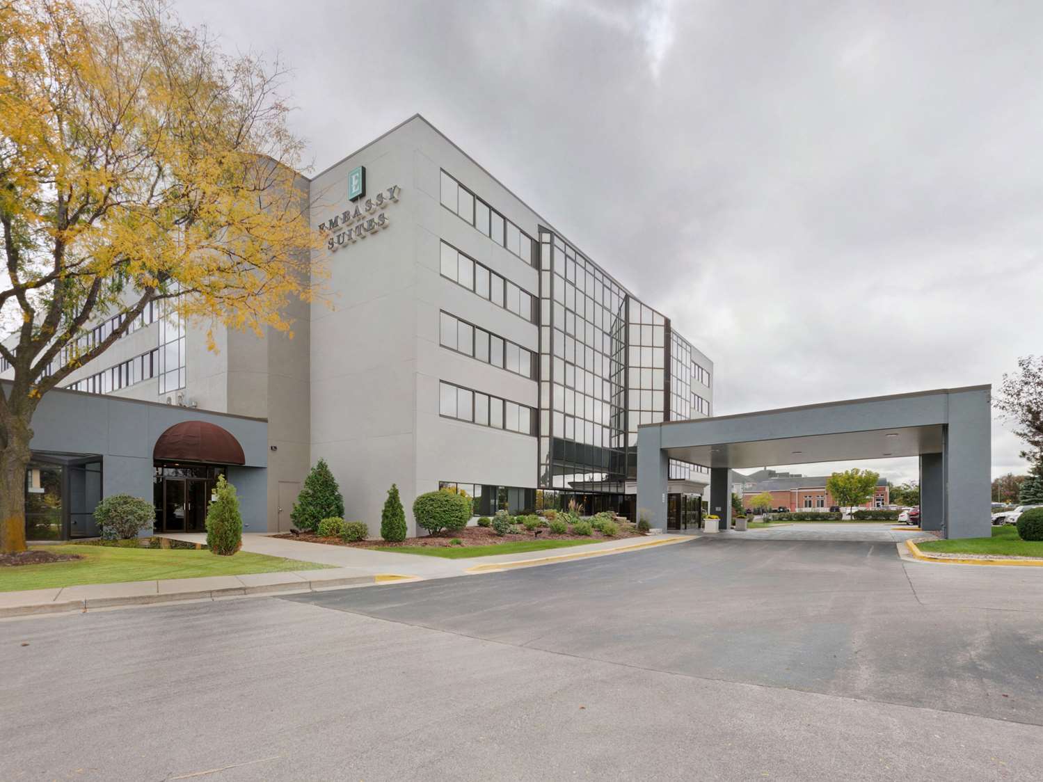 Embassy Suites by Hilton Milwaukee Brookfield 2