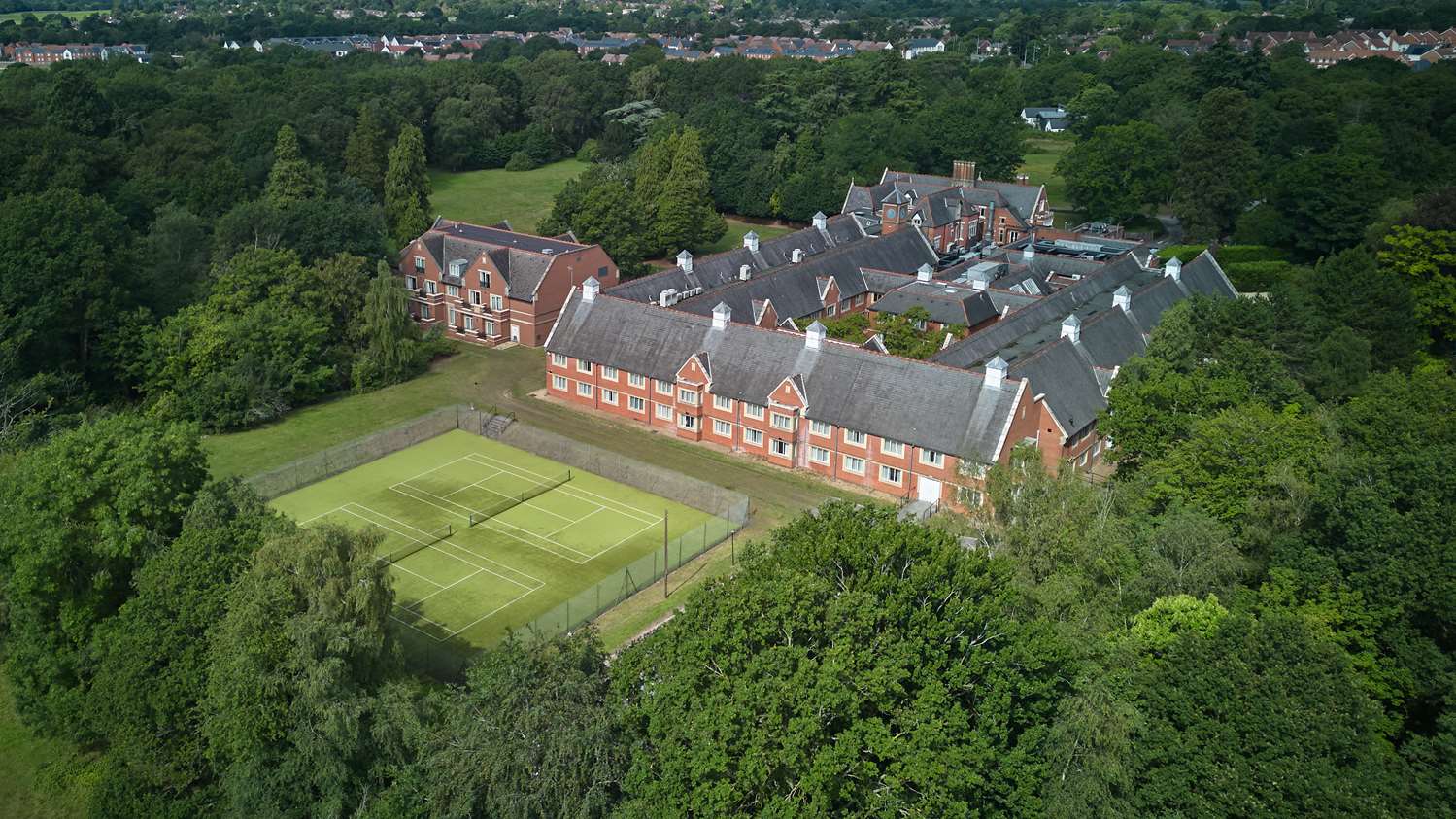 DoubleTree by Hilton St. Anne's Manor 1