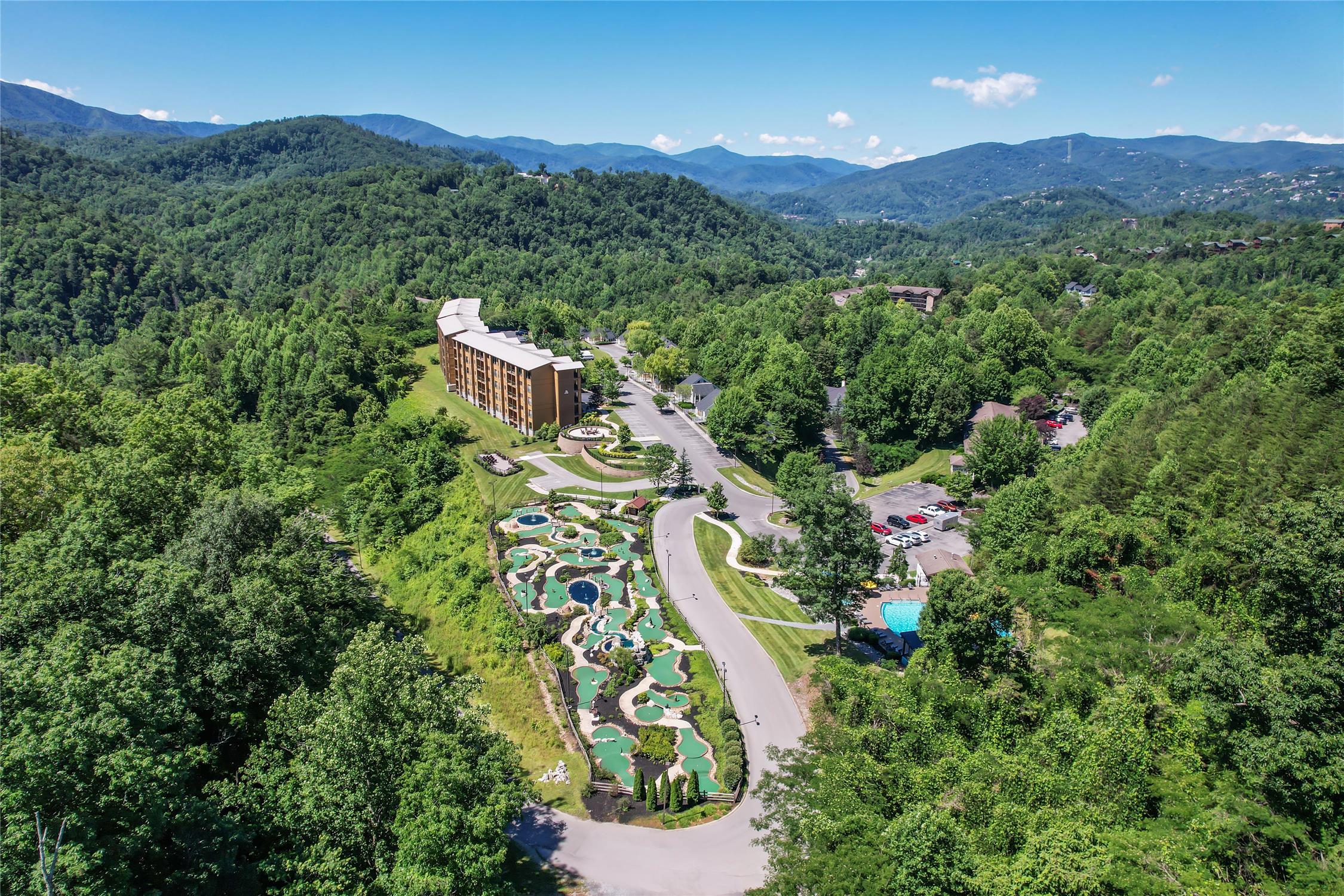 Hilton Vacation Club MountainLoft Gatlinburg 2