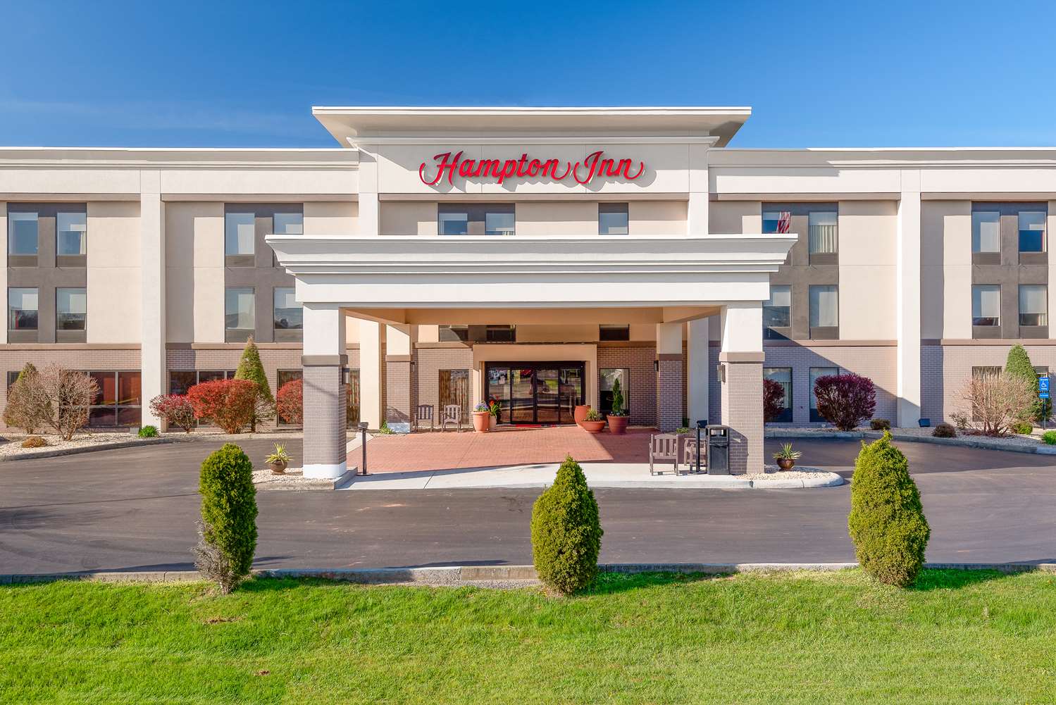 Hampton Inn Parkersburg/Mineral Wells 1