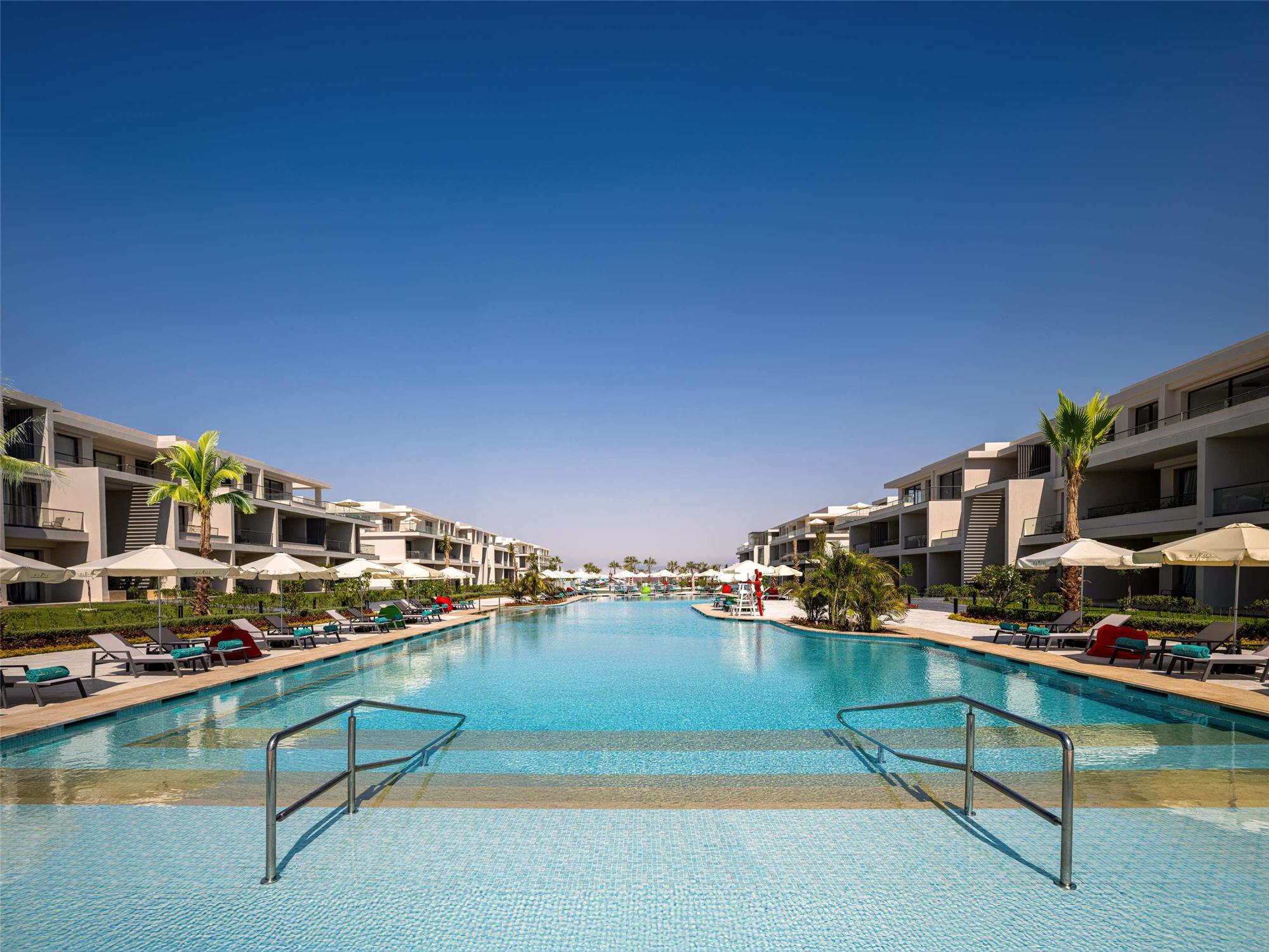 Rixos Premium Magawish Bay View 2