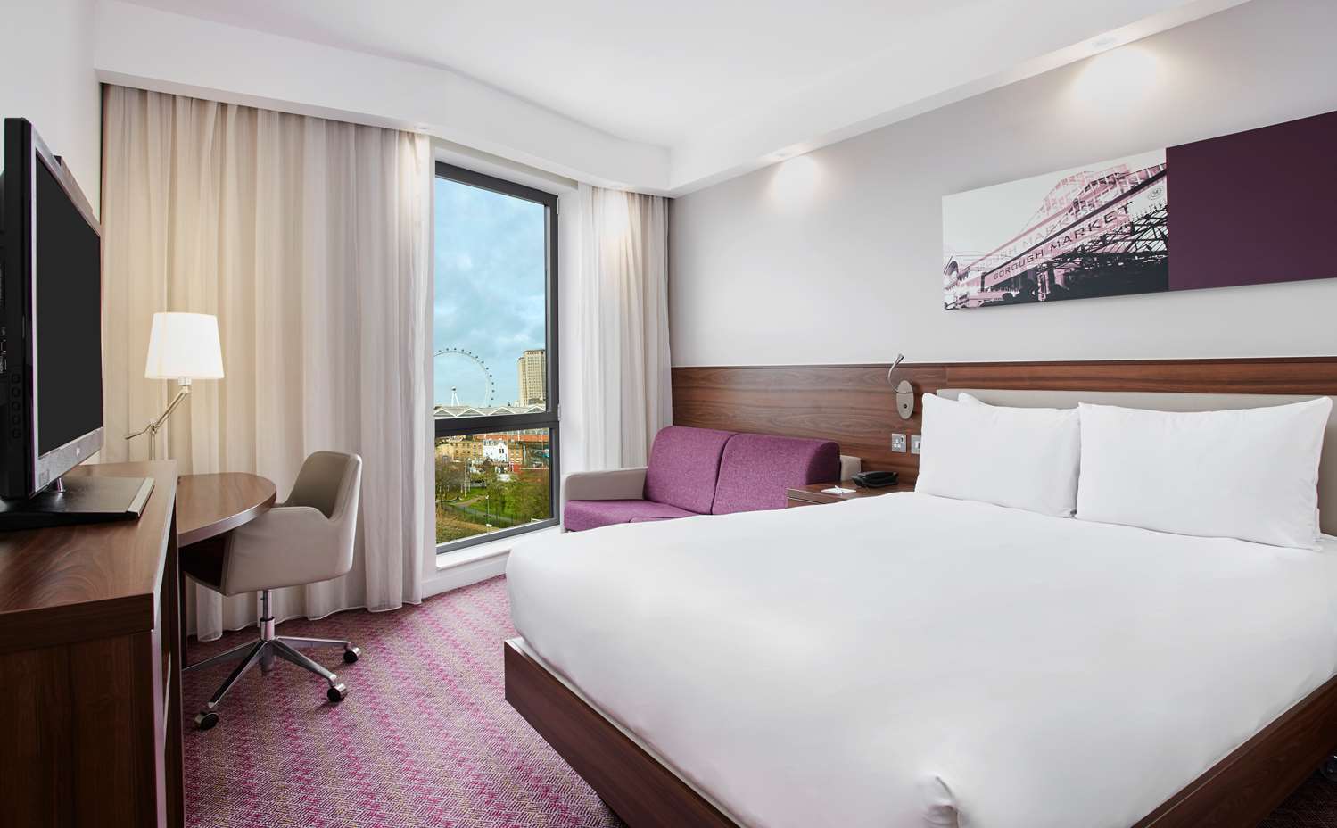 Queen Room With Sofa Bed And City View