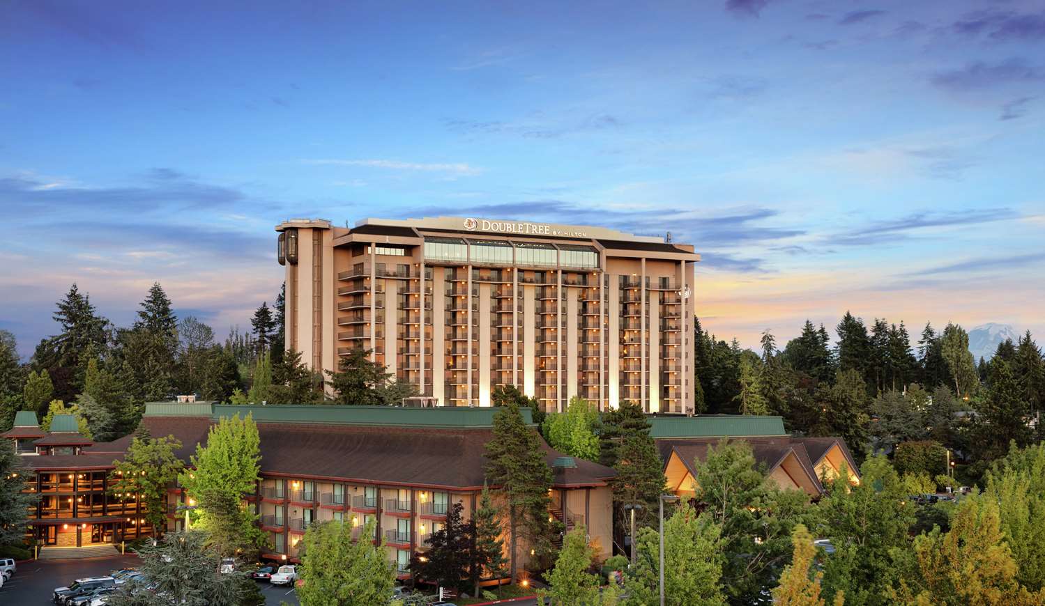 DoubleTree by Hilton Seattle Airport 1