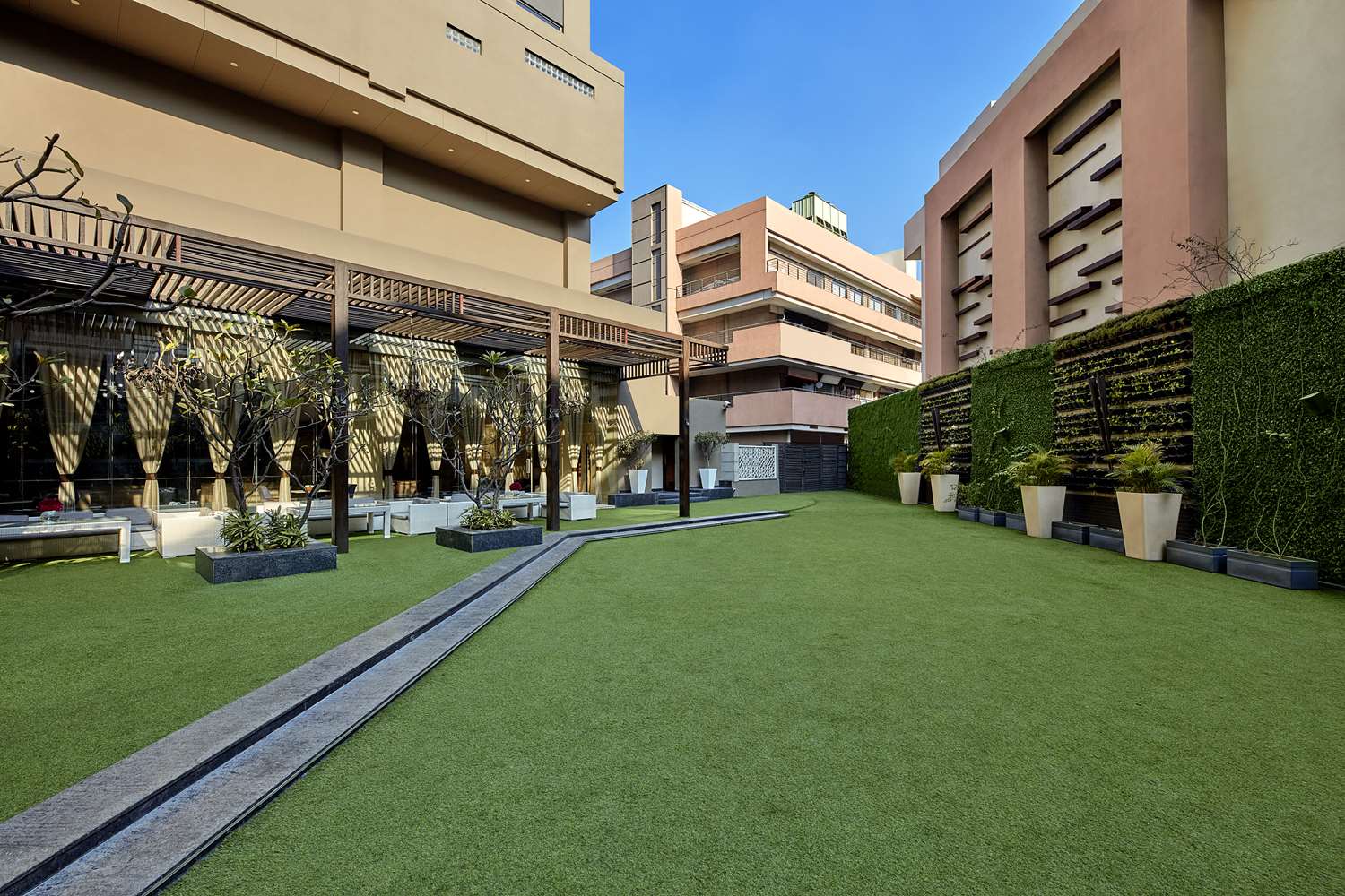 DoubleTree by Hilton Gurugram Baani Square 2