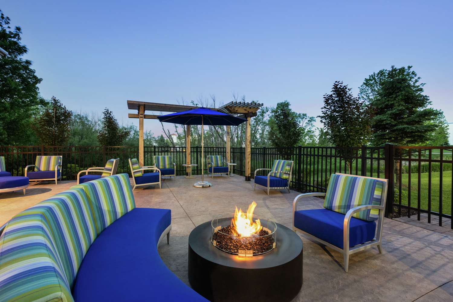 Hampton Inn & Suites Rogers 2