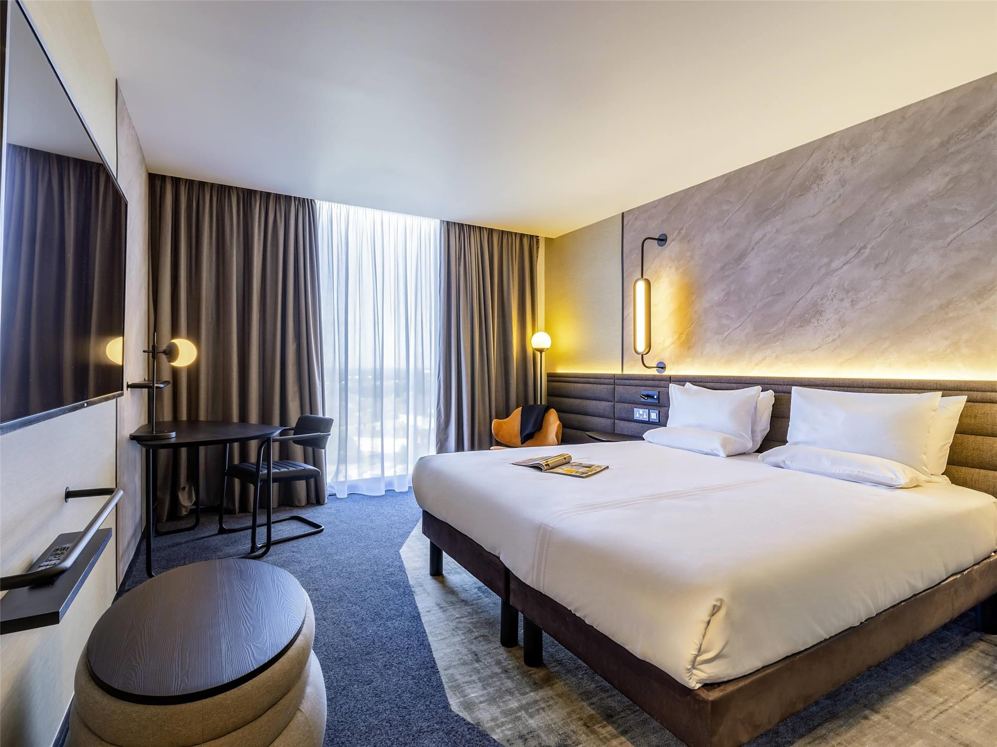 Novotel Liverpool Paddington Village 2