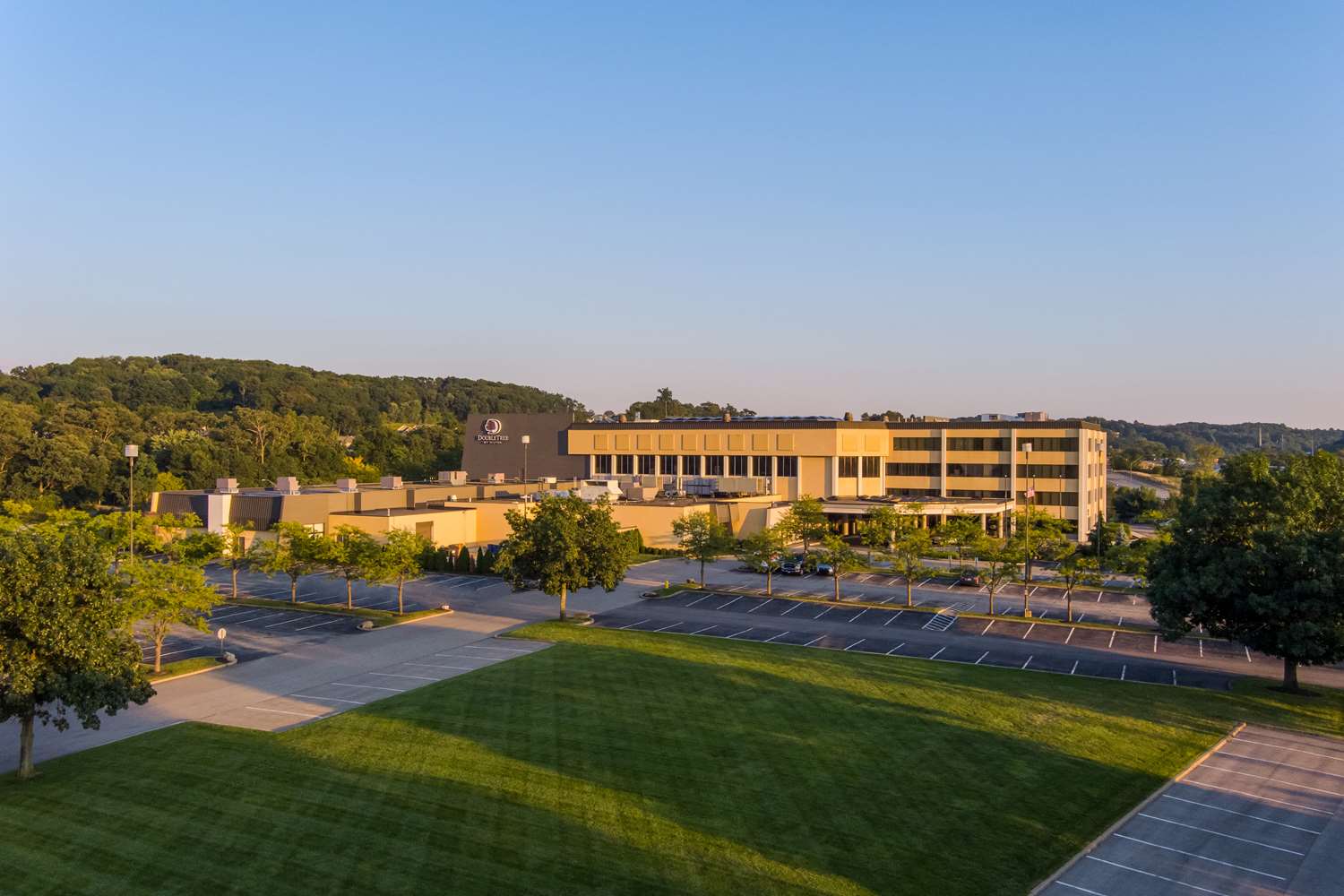 DoubleTree by Hilton Pittsburgh Cranberry 2