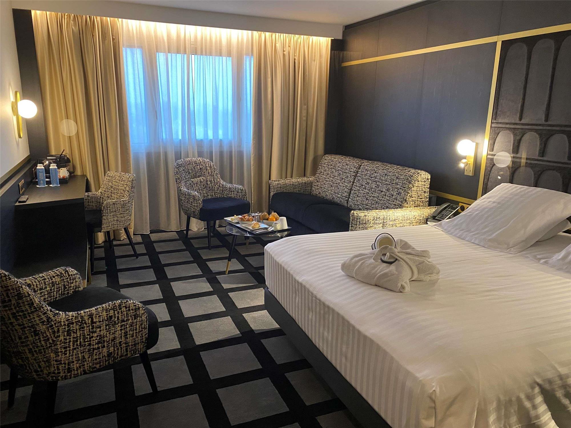 Mercure Orléans Centre Bords de Loire 1
