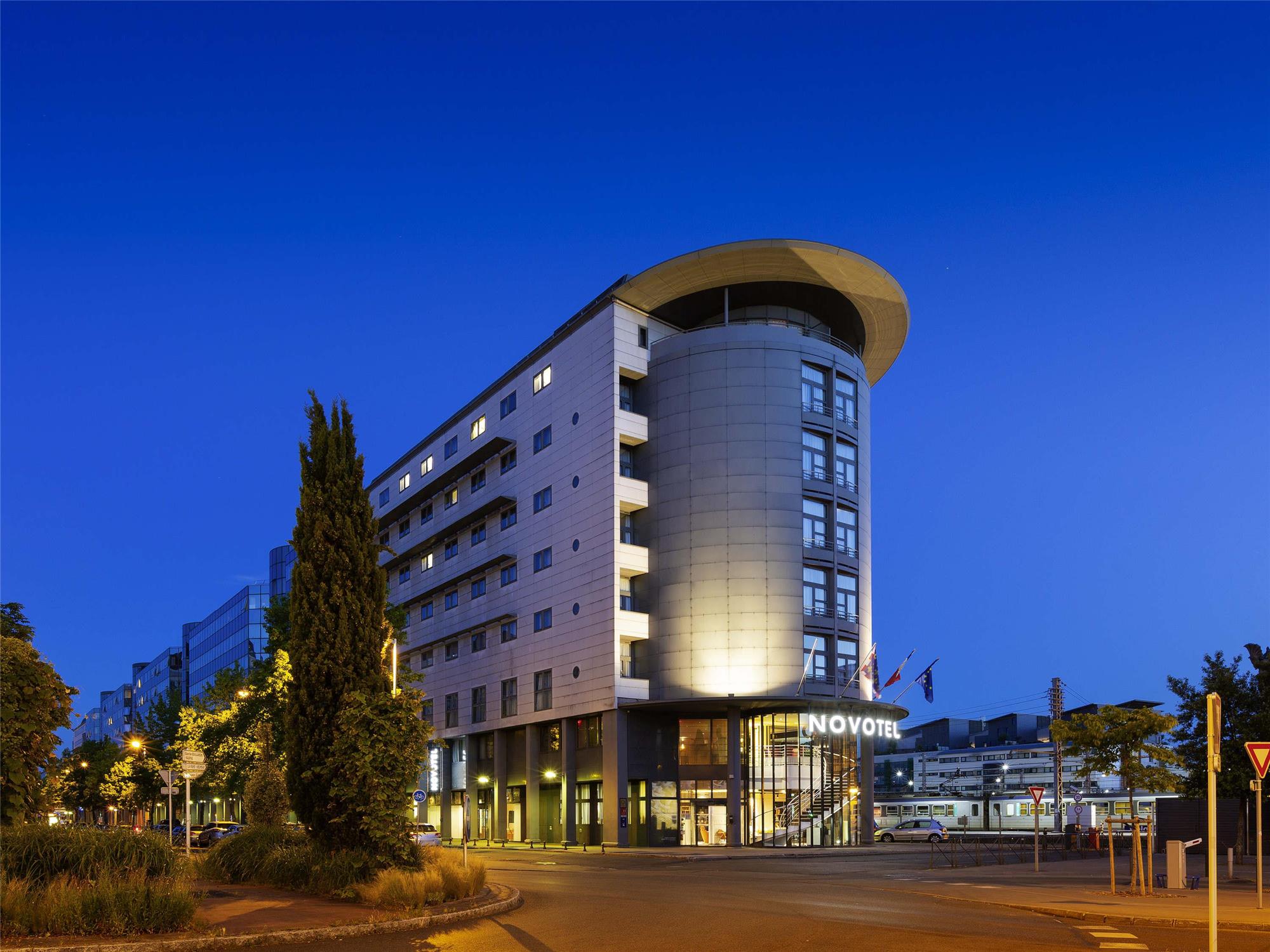 Novotel Tours Centre Gare 2