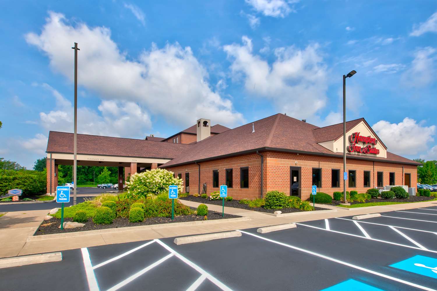 Hampton Inn & Suites Cleveland-Airport/Middleburg Heights 1