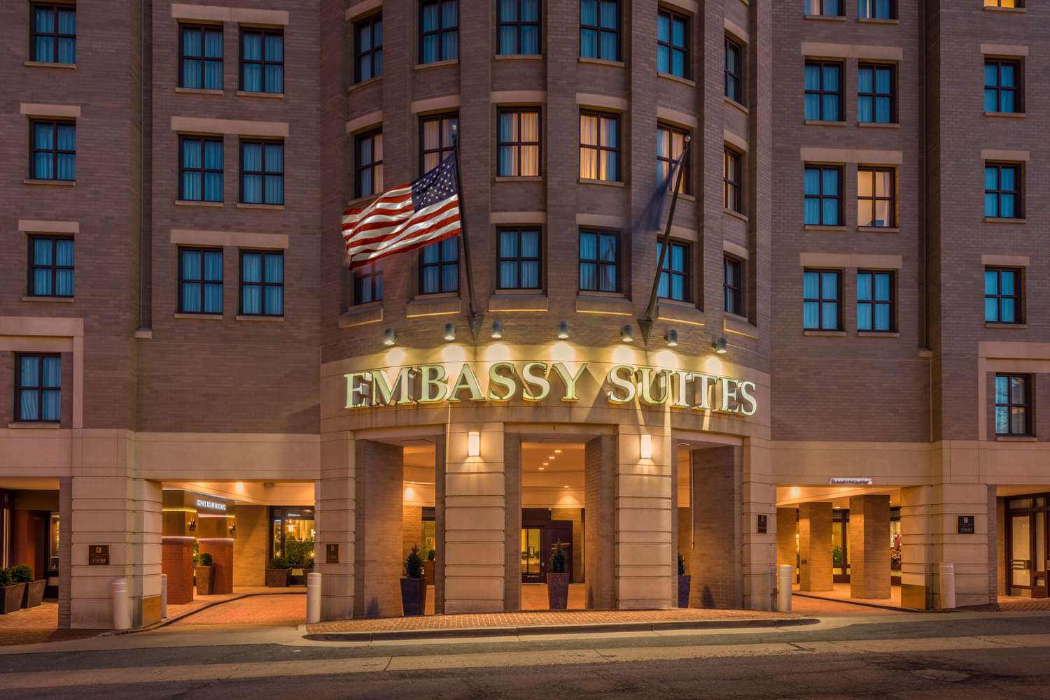 Embassy Suites by Hilton Alexandria Old Town 1