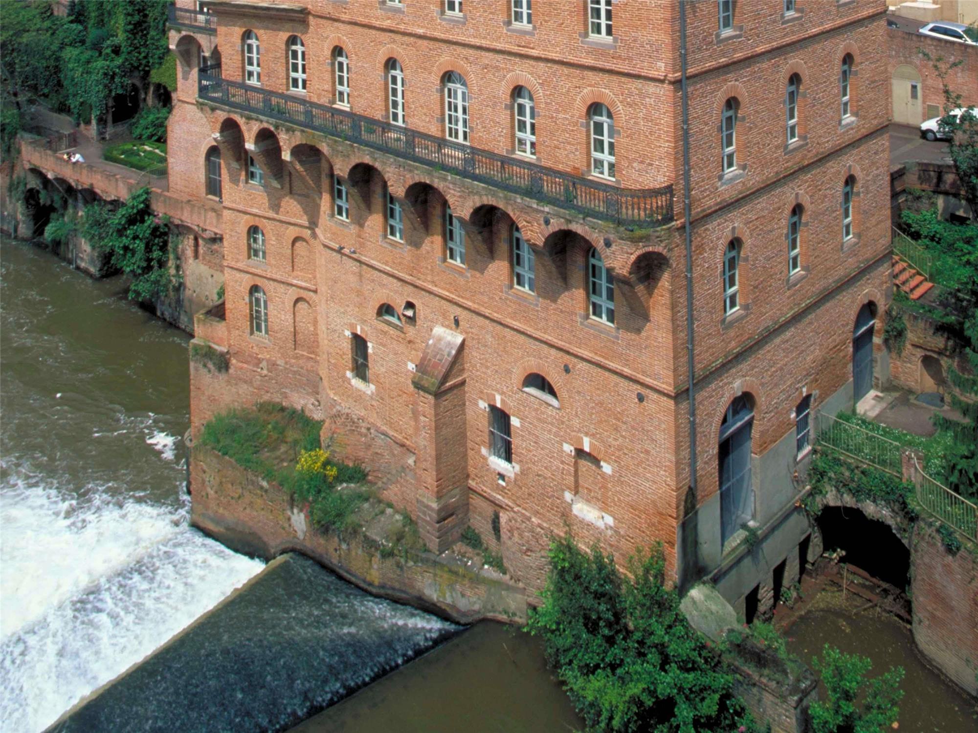 Mercure Albi Rives du Tarn 1