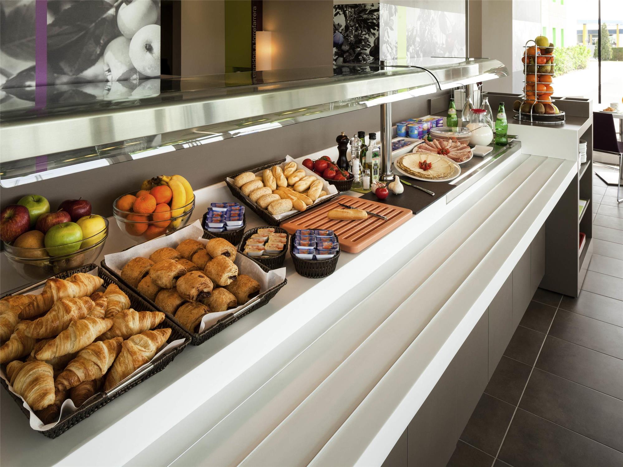 Hotel Ibis Styles Lleida Torrefarrera 2