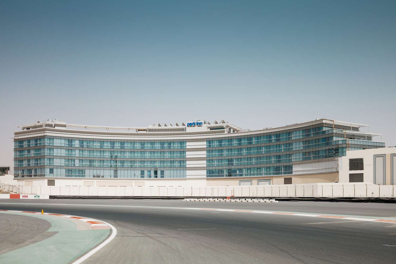 Park Inn by Radisson Dubai Motor City 1