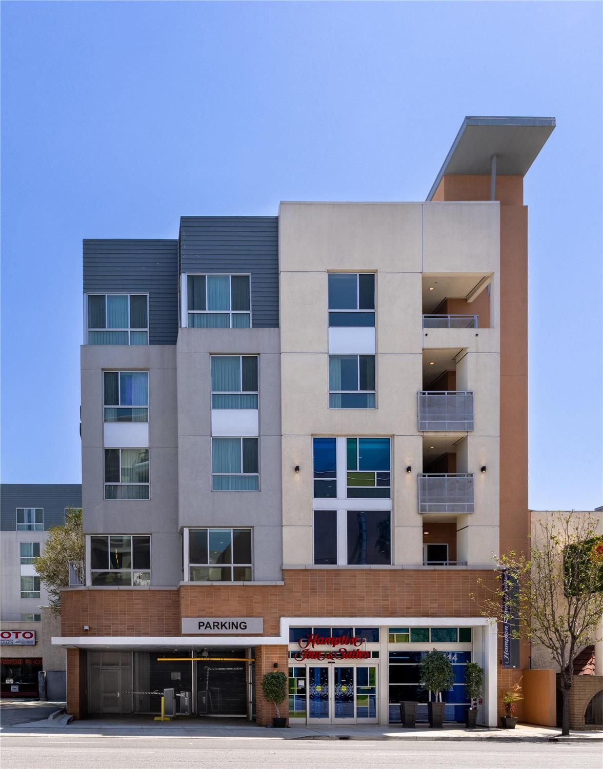 Hampton Inn & Suites Los Angeles - Glendale 1