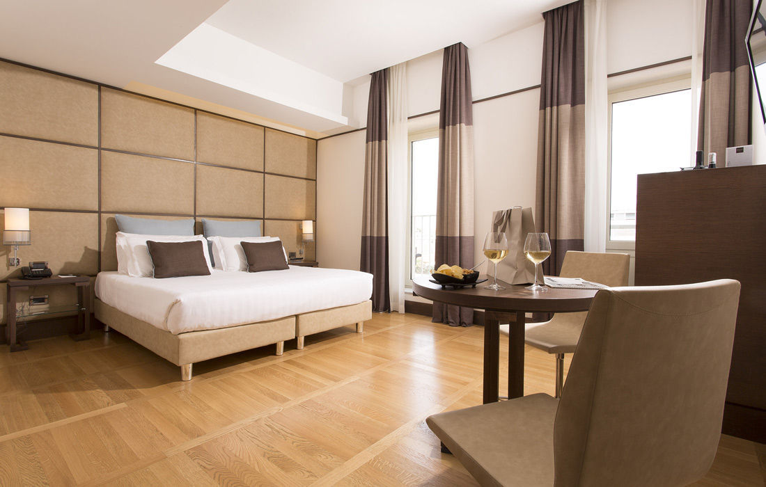 The Independent Hotel 2