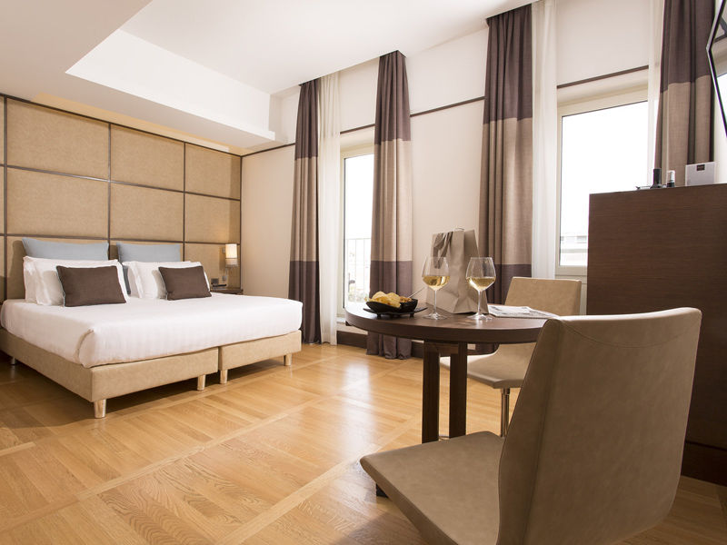 The Independent Hotel 1