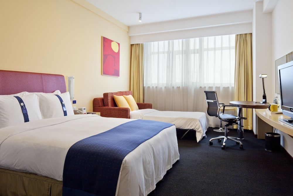 Holiday Inn SHANGHAI JING'AN by IHG 2