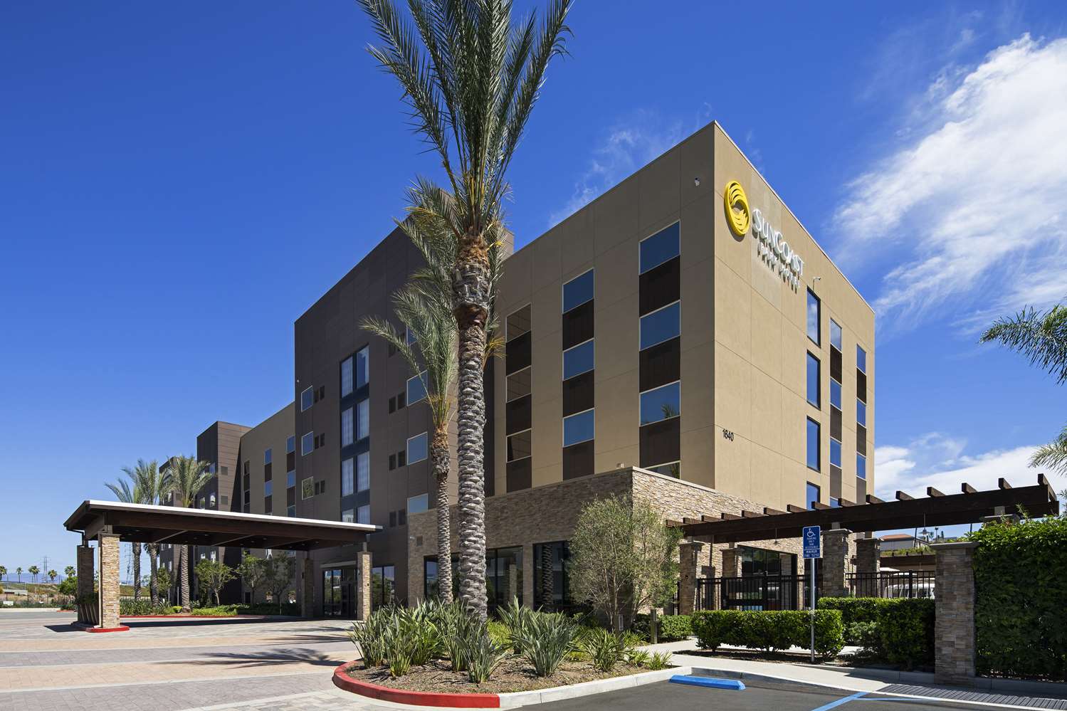 SunCoast Hotel Anaheim, Tapestry Collection by Hilton 2