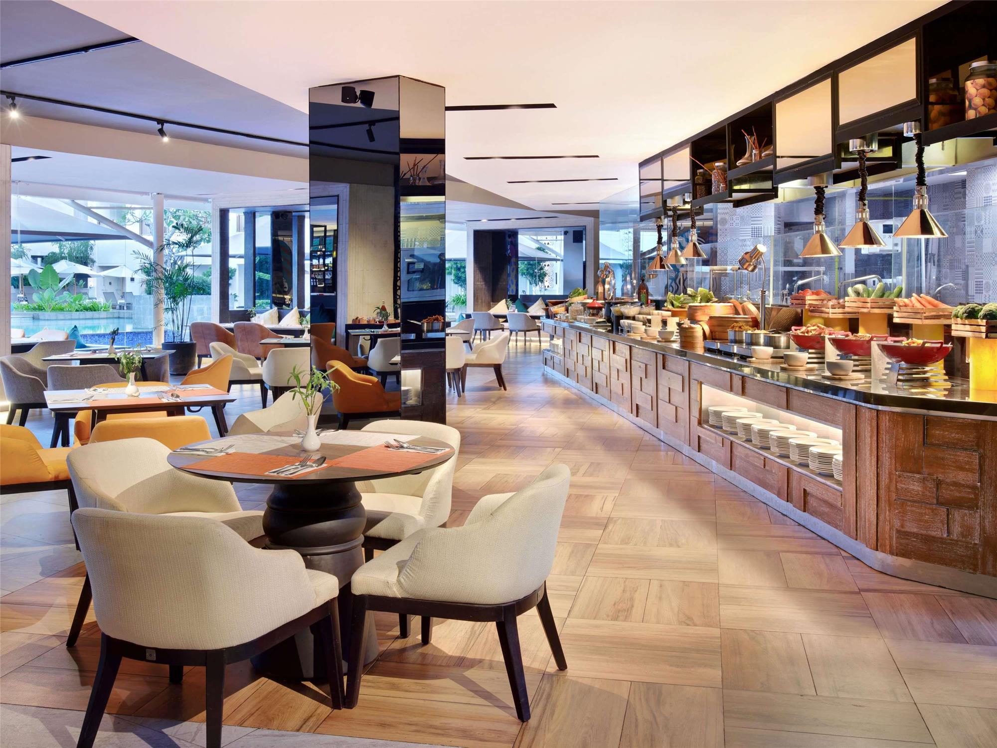 Grand Mercure Bali Seminyak 1